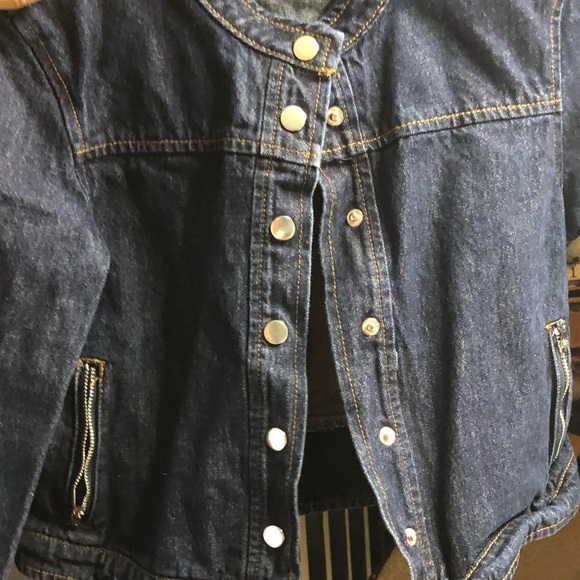 ⚫️FASHION NOVA Dark cropped denim jacket small - Picture 5 of 7